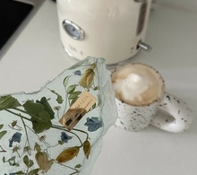 Создание подноса-осколка из эпоксидной смолы с цветами Фото 2